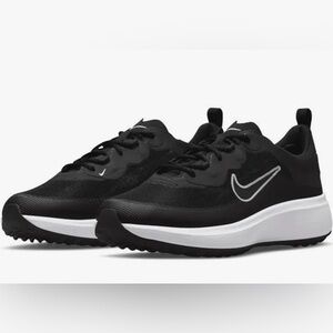 Nike’s Ace SummerLite Spikeless Women’s Golf Shoe, Size 8